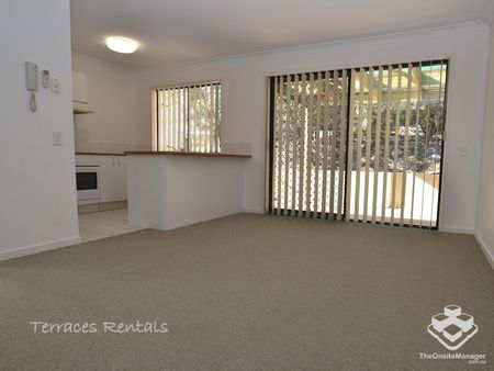 Arundel single storey townhouse with 3 bedroom & 2 bathroom - Photo 2