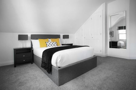 1 bedroom Flat To Let - Photo 3