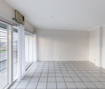 1/61 Railway Street, Merewether NSW 2291 - Apartment For Rent | Domain - Photo 5