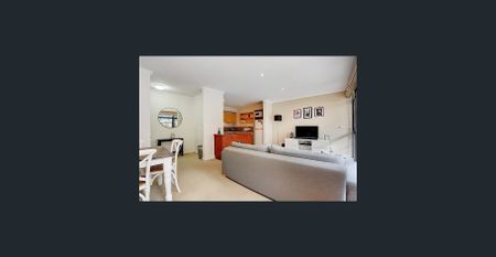 Stylish & Fully Furnished St Kilda Apartment – Just Move In! - Photo 3