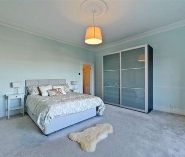 Located in the prestigious BS8 area, this exceptional property comb... - Photo 5