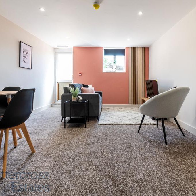 1 bedroom in a house share to rent - Photo 1