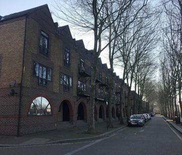Greenland Quay, London, SE16 - Photo 4