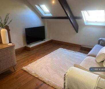 2 bedroom end of terrace house to rent - Photo 3