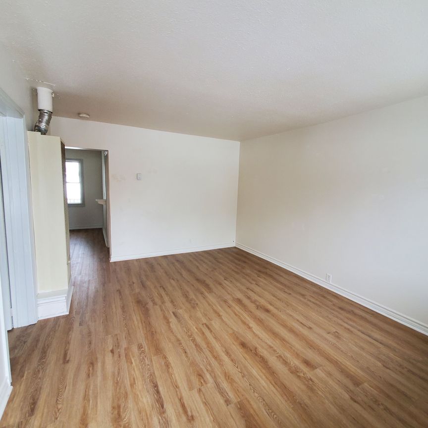 For Lease - 279 Pasadena Drive Unit# Unit B, Georgina, Ontario - Photo 1