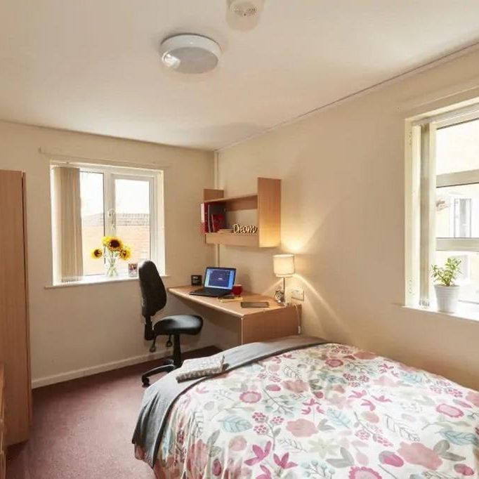 1 bedroom in a house share to rent - Photo 1