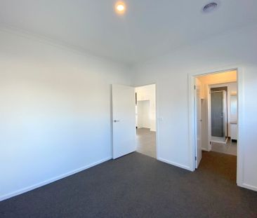 Modern Living in Wollert - 14 Sheba Way - Photo 1