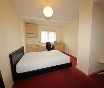 5 bedroom maisonette to rent - Photo 2