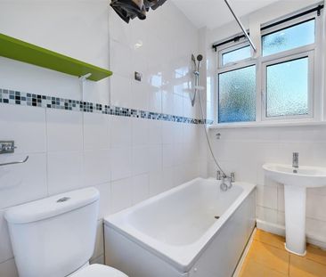 2 Bed Maisonette, Abbey Road, SW19 - Photo 6