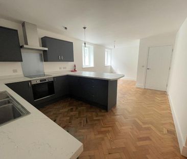 3 bedroom flat to rent - Photo 5