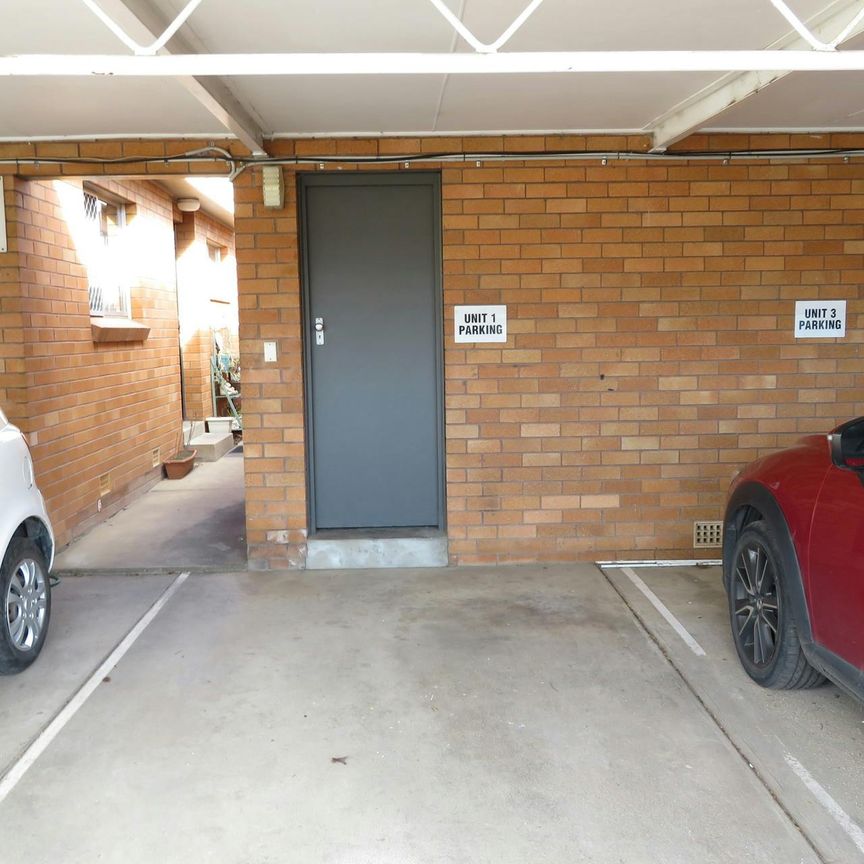 ONE BEDROOM UNIT WITH REVERSE CYCLE SPLIT SYSTEM! - Photo 1