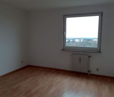 Attraktive 4 Zimmer-Wohnung mit großem Balkon – nur mit WBS anzumie... - Photo 1