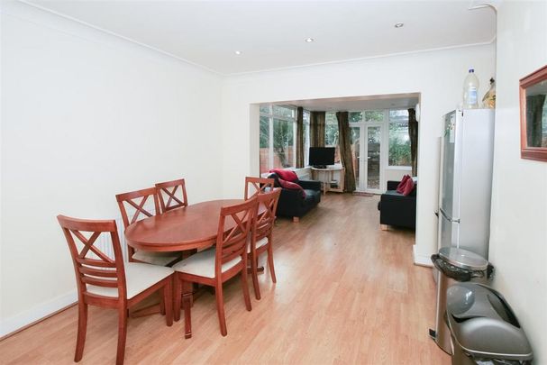 5 bedroom semi-detached house to rent - Photo 1