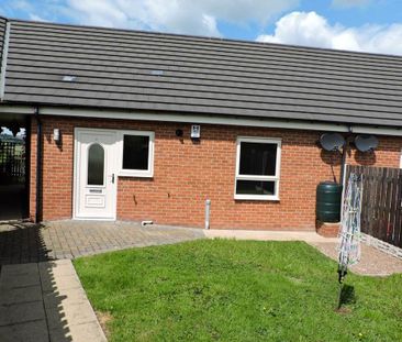 2 bedroom semi-detached bungalow to rent - Photo 4