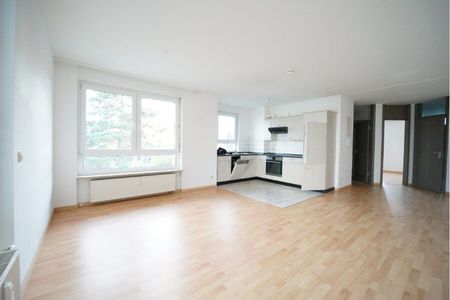 schöne 2-Raum Wohnung mit EBK, Balkon und Stellplatz * ab 01/2026 - Photo 3