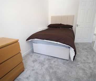 House - End Terrace For Rent Vale Terrace, Tredegar - Photo 6