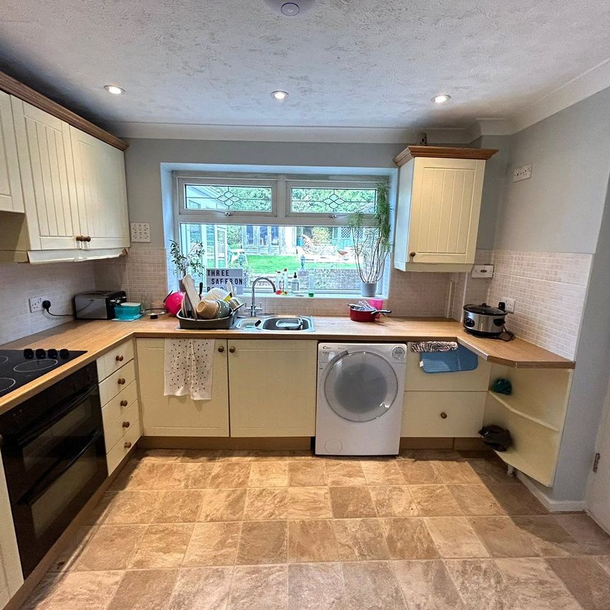 Saffron Road, Bracknell Saffron Road, Bracknell - Photo 2