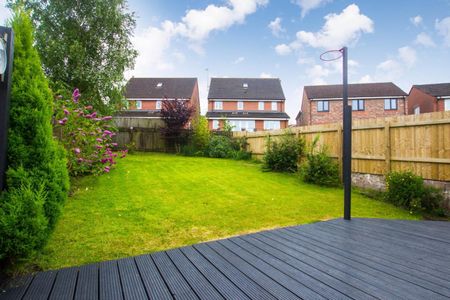 4 bedroom House To Let - Photo 4