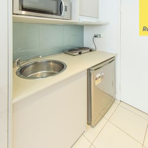 STUDIO APARTMENT LOCATED ACROSS ROSEHILL RACECOURSE - Photo 2