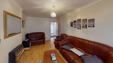 5 bedroom semi-detached house to rent - Photo 3