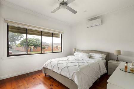 2 Selola Court, FAWKNER - Photo 4