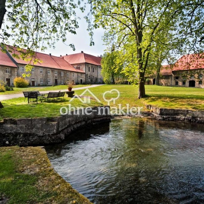 Modern, individuell und mit einem wunderbaren Blick in den Gutspark - Photo 1