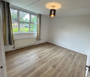 3 bed Detached Bungalow in Tarran place , Altrincham, WA14 1JJ - Photo 1