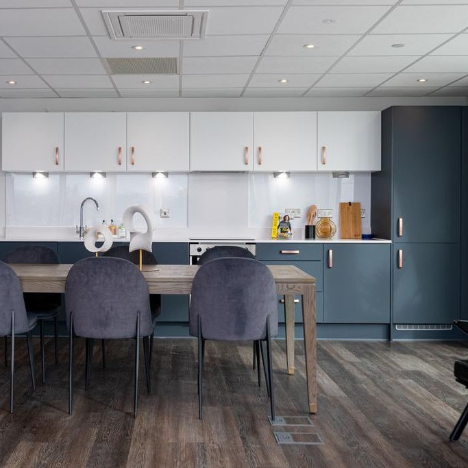 2 bedroom penthouse to rent - Photo 1