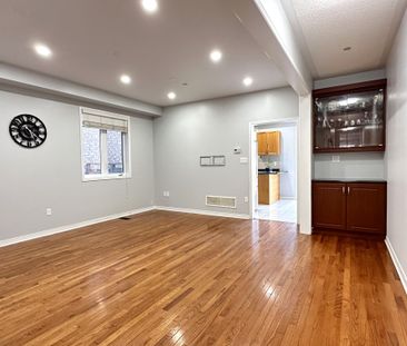 For Lease - 28 Voysey Way, Markham, Ontario - Photo 5