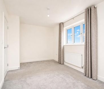 2 bedroom semi-detached house to rent - Photo 3