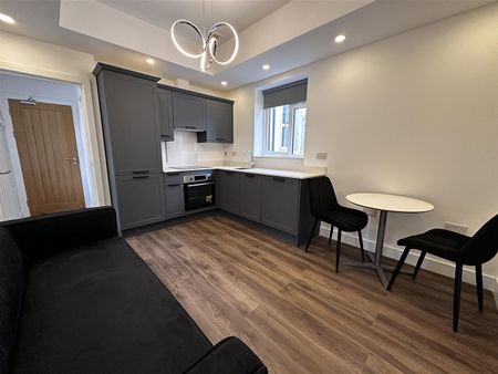 Ninian Road, Cardiff - Photo 2