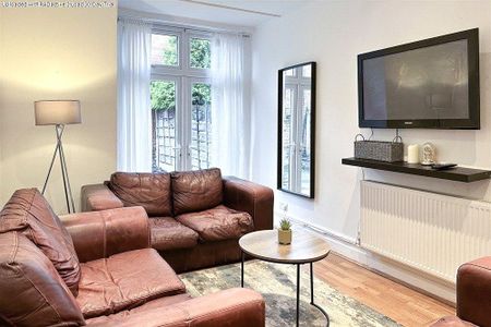 4 bedroom semi-detached house to rent - Photo 5