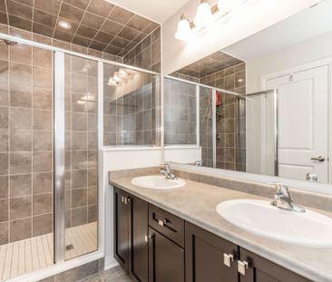 For Lease - 147 Landolfi Way, Bradford West Gwillimbury, Ontario - Photo 3