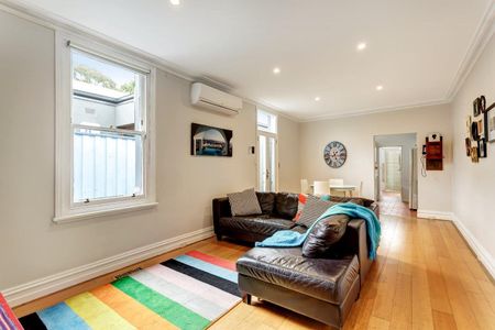 Be The Envy of Your Friends in Westgarth - Photo 2