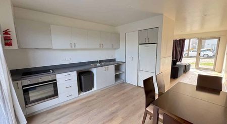 A home with new renovations - Photo 4