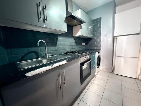 3 Bed Flat, High Road, IG1 - Photo 1