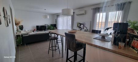 Location Maison 6 pièces 160m² SUSSARGUES 34160 - Photo 2