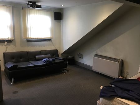 Studio Flat, Madeley Road, W5 - Photo 2