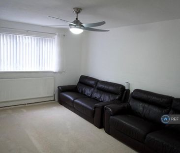 3 bedroom detached house to rent - Photo 2