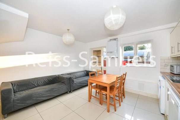 5 bedroom terraced house to rent - Photo 1