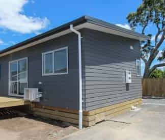 Low maintenance home, ready to make it your own! - Photo 4