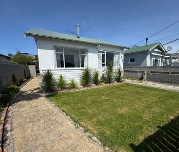 5 Crest Street, Tainui - Spacious Family Home in Prime Location - Photo 2