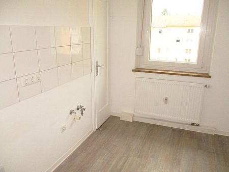 Renovierte 3 - Zimmer Wohnung mit Balkon in modernisierter Wohnanlage! - Foto 3