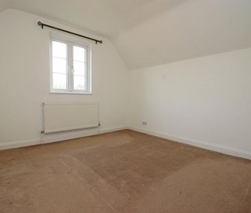 2 bedroom semi-detached house to rent - Photo 6