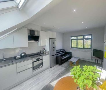 Stunning Bedroom Flat In Fairmead Crescent, HA8 - Photo 4