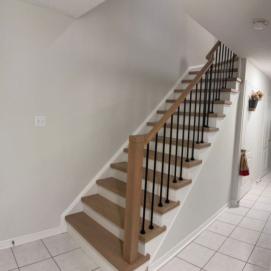 For Lease - 453 Heddle Crescent, Newmarket, Ontario - Photo 1