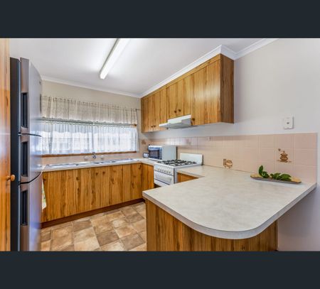 1/164 Neale Street, Flora Hill, Vic 3550 - Photo 4