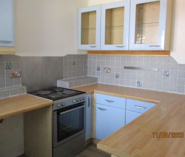 1 bedroom end of terrace house to rent - Photo 2