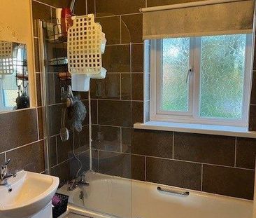 2 bedroom semi-detached house to rent - Photo 6