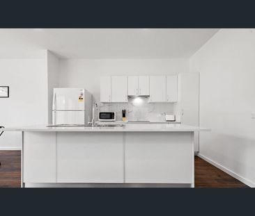 Spacious Four-Bedroom Home with Multiple Ensuites – Ideal for Share... - Photo 2